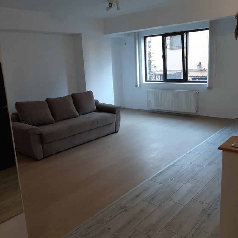 Pacii Apartament doua camere, rezidential. Zona Apusului